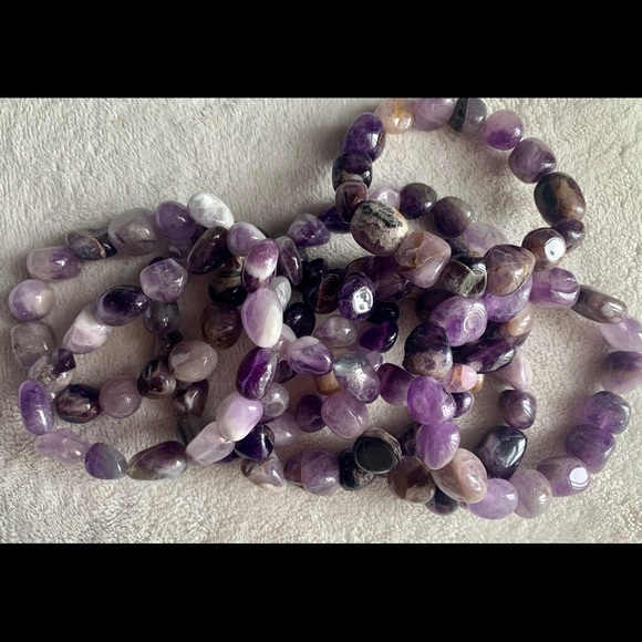 Amethyst Tumbled Stone Stretch Bracelet - Picture 4 of 6